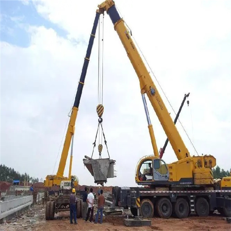 解放小型吊机出租电话|厂房设备吊装方案|24小时服务覆盖